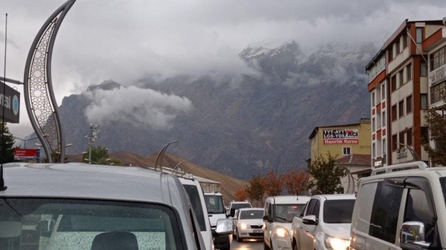 Sümbül Dağı’na mevsimin ilk karı düştü görseli