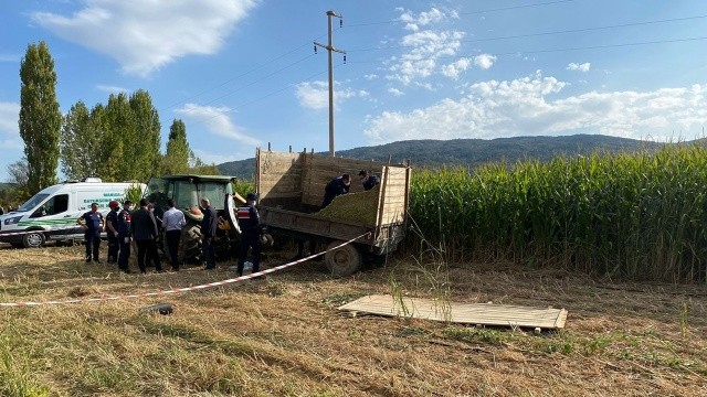 Tarlada silaj makinasına kapılan 3 yaşındaki çocuk öldü görseli