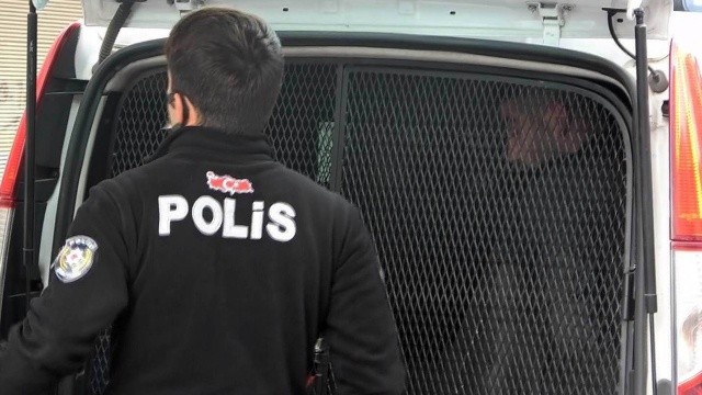 Üzerindeki toz hırsızı ele verdi görseli