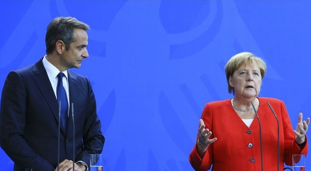 Yunan gazetelerinden Merkel'e: Unutmadık bize 322 milyar borçlusunuz görseli
