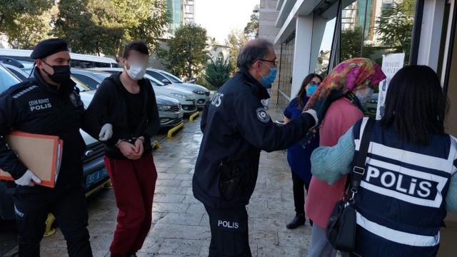 Akü hırsızı karı koca gözaltına alındı görseli