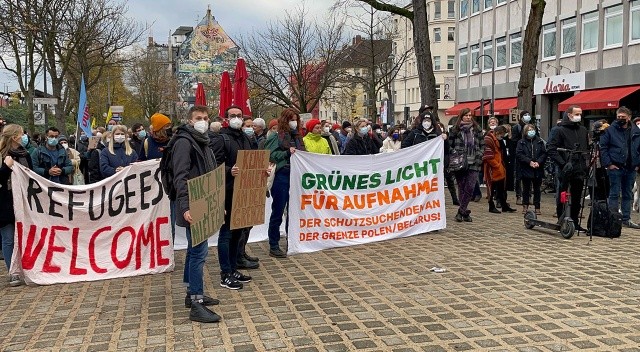 Almanya’da Belarus-Polonya sınırındaki göçmenler için destek gösterisi düzenlendi görseli