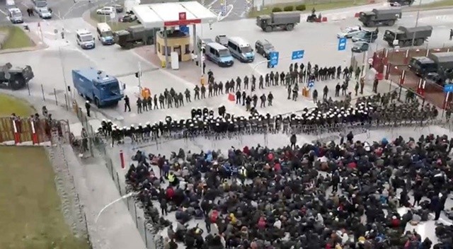 Belarus-Polonya sınırında göçmen gerilimi tırmanıyor görseli
