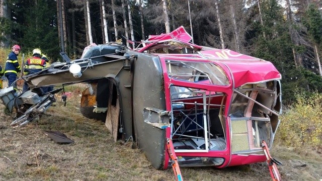 Çekya’da teleferik kabini yere düştü: 1 ölü görseli