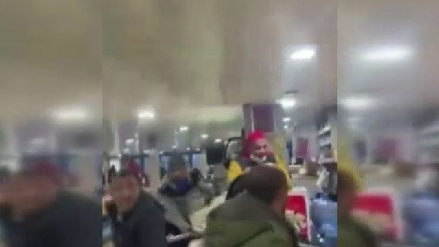 Feribotta panik! Fırtınaya denizin ortasında yakalandılar görseli