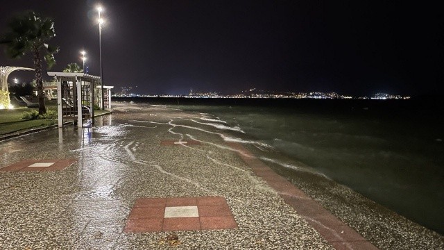 Fethiye’de deniz taştı görseli