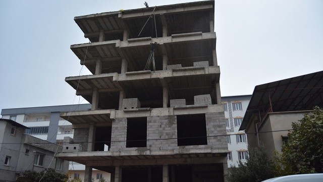 Gaziantep'te halatı kopan asansördeki işçi öldü görseli