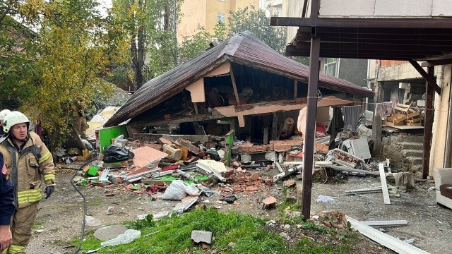 İstanbul Pendik'te bir binada patlama görseli