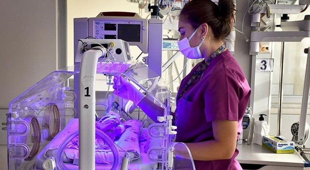 Covid-19 hamilelerde erken doğum riskini artıyor görseli