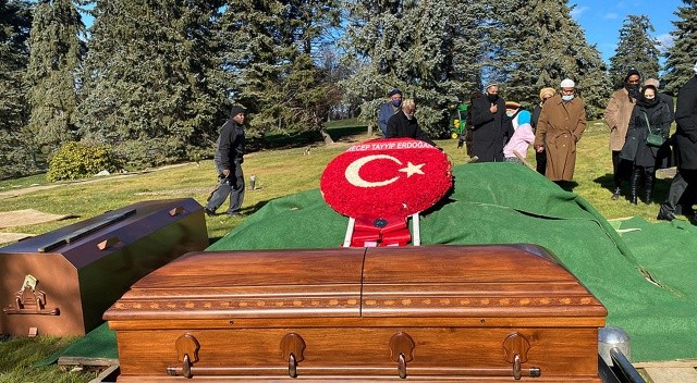 Malcolm X'in kızı Malikah Shabazz New York'ta defnedildi görseli