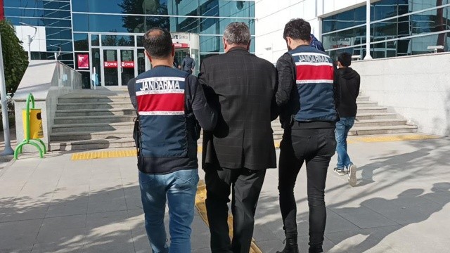 Yunanistan'a kaçarken yakalanan terör örgütü üyesi iş adamı tutuklandı görseli
