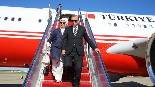 Erdoğan, Katar'daki temaslarının ardından yurda döndü görseli