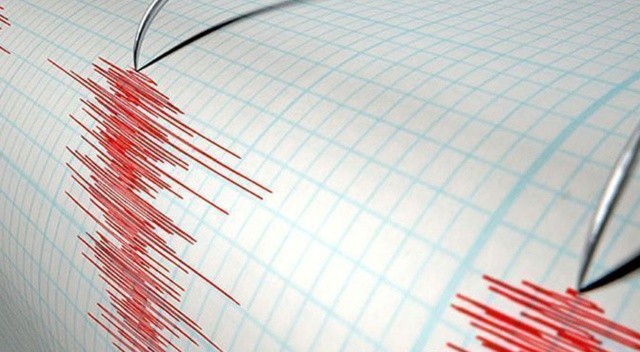 Endonezya'da 7,3 büyüklüğünde deprem görseli