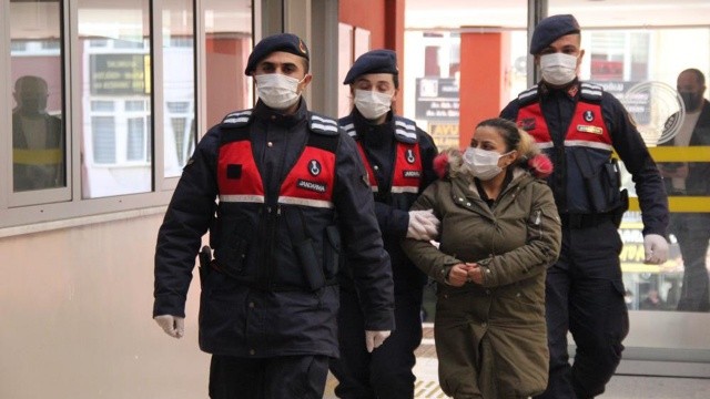 PKK'nın sözde kadın komutanı sınır dışı edilecek görseli