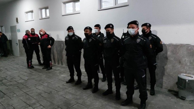 Samsun'da kahvehaneyi taradılar, yaralılar var görseli