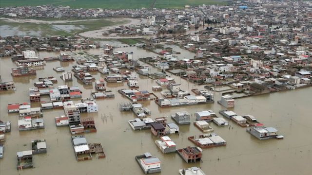 İran'daki sel felaketinde 4 kişi hayatını kaybetti görseli