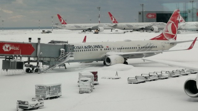 İstanbul Havalimanı'nda uçuşlar yeniden başladı görseli