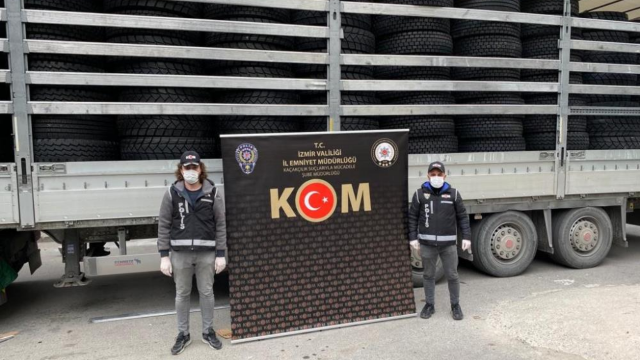 İzmir'de 2 milyon TL'lik kaçak araç lastiği ele geçirildi görseli