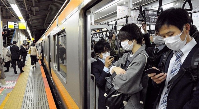 Japonya’da Omicron’dan ilk can kayıpları doğrulandı görseli