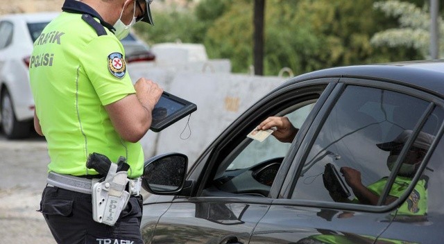 Mahkemeden emsal karar: Emniyet kemeri cezası iptal edildi görseli
