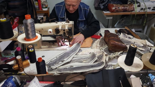 Yabani hayvan derisine alternatif: Balon balığı derisi artık moda görseli