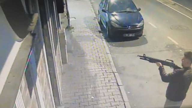 'Benimle ilgilenmediler' deyip pompalı tüfekle dehşet saçtı görseli