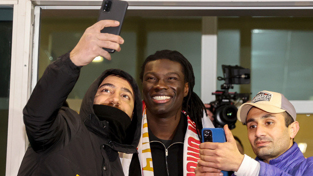 Gomis geri döndü görseli