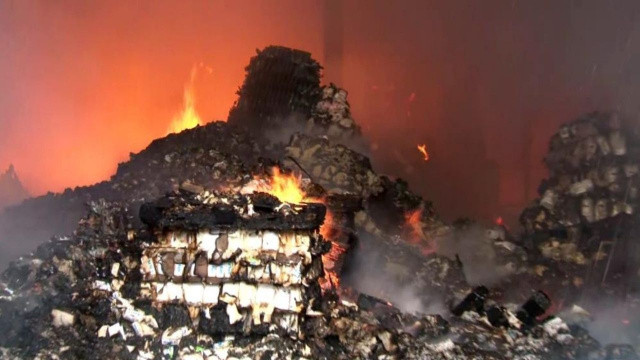 Kemerbugaz'da su deposunda yangın paniği görseli