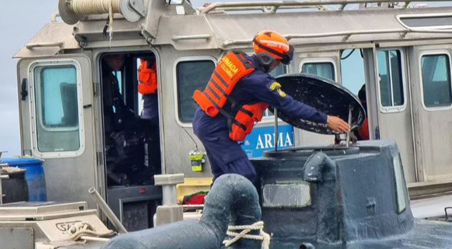 Kolombiya ordusu denizaltıda 4 ton kokain ele geçirdi görseli