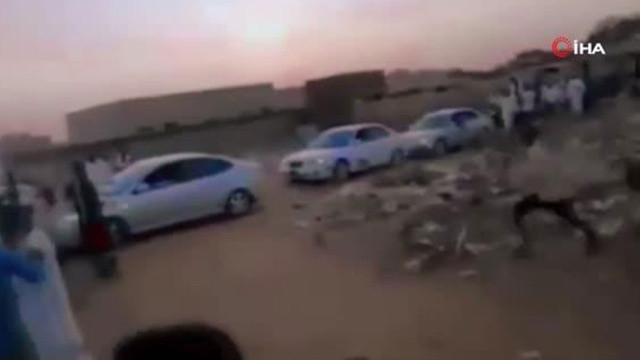 Parmağını tetikten çekmedi! Sudan'da düğün magandası 4 kişinin ölümüne yol açtı görseli