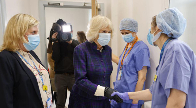 Prens Charles’ın eşi Camilla koronavirüse yakalandı görseli