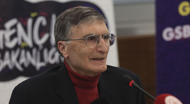 Türk bilim adamı Prof. Dr. Aziz Sancar: Ayrım yapmadan aşınızı olun görseli