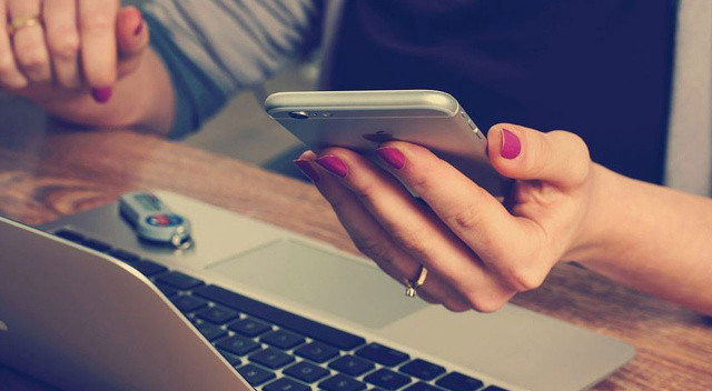 Yargıtay'dan emsal karar: İşyeri telefonunu kullanan yandı görseli