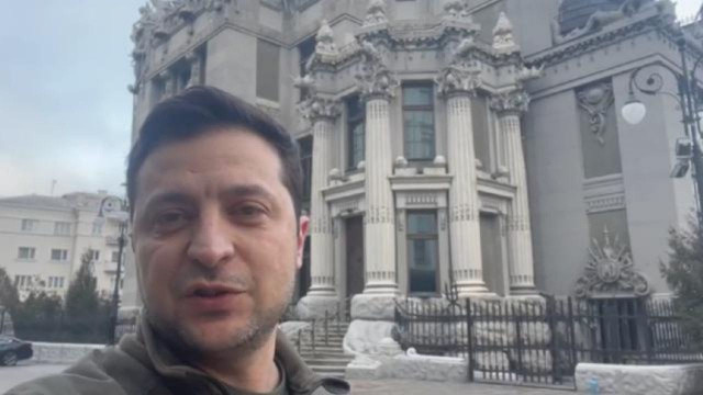 Zelenskiy'den yeni mesaj: Silahları bırakmayacağız görseli