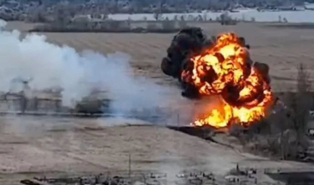 Ukrayna ordusu Rus helikopterini düşürdü görseli