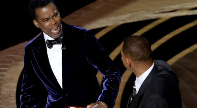 Will Smith, Chris Rock'a tokat attı Herkes kurgu sandı… Oscar ödüllerine damga vuran tokat! görseli