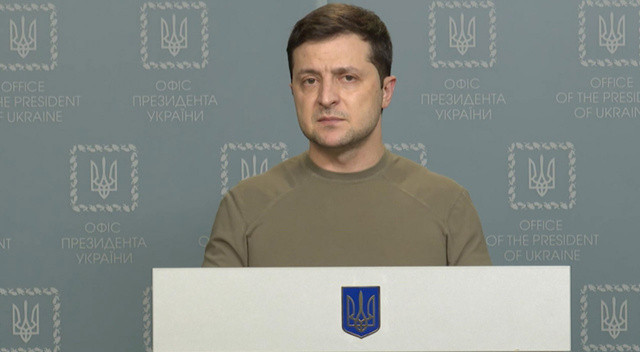 Zelenskiy NATO'da dünya liderlerine seslendi: Bizi fosfor bombalarıyla vurdular görseli