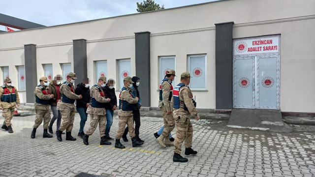 Demiryolundan 157 metre ray çaldılar görseli