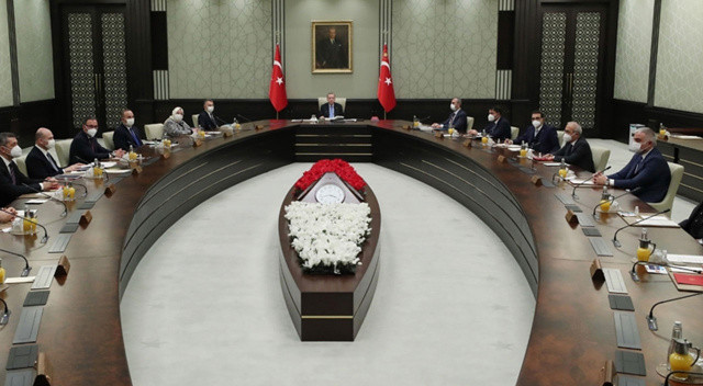 Gözler yarınki Kabine Toplantısı'nda: Emekli ikramiyesi artacak mı? görseli
