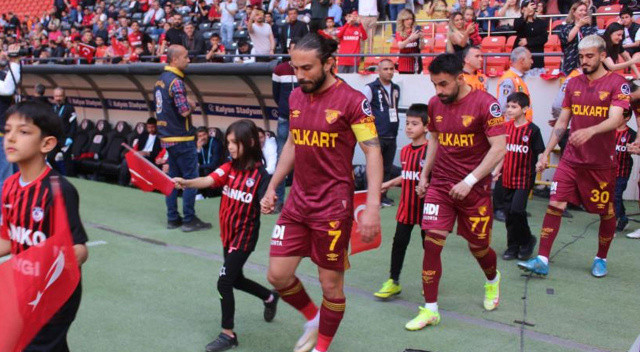 Göztepe kadroyu dağıtıyor! Başta Halil Akbunar olmak üzere... görseli