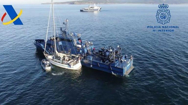 İspanya'da 3 tona yakın kokain ele geçirildi görseli