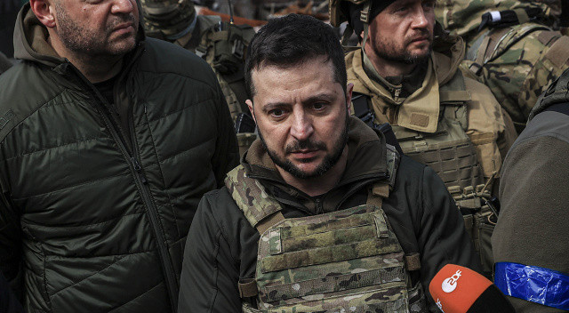 Kremlin'den çarpıcı açıklama: Zelenskiy'i öldürmek istemiyoruz görseli