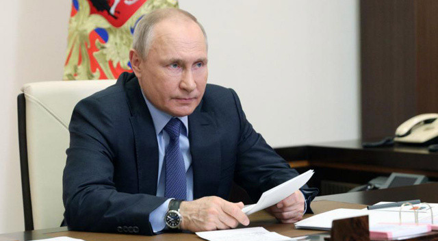 Putin'den 'dost olmayan ülkeler' için vize kararı görseli