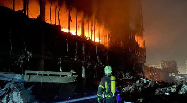 Rusya'dan Kiev itirafı: Uzun menzilli yüksek hassasiyetli füzeyle vurduk görseli