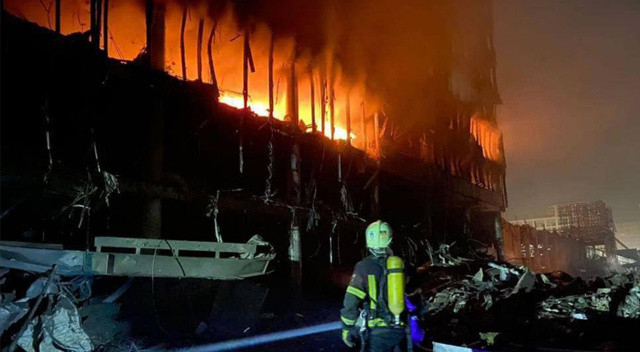 Rusya 'füze saldırıları artacak' demişti: Kiev'de yeniden patlama sesleri görseli