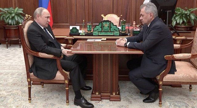 Savunma Bakanı Şoygu, Putin'e bildirdi: Mariupol ele geçirildi görseli