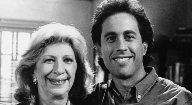 Seinfeld dizisinin sevilen yıldızı Liz Sheridan 93 yaşında hayatını kaybetti görseli