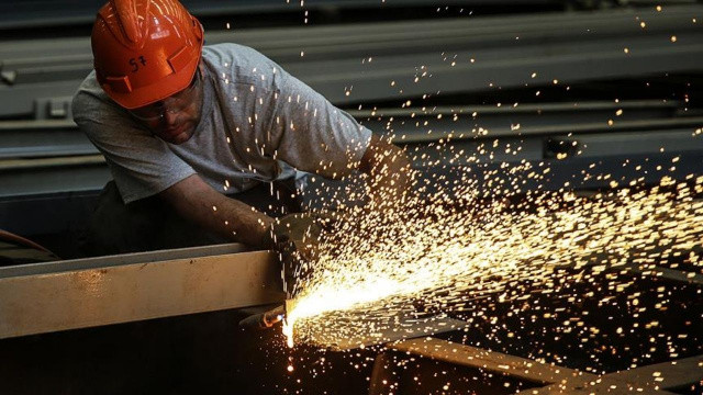 Şubat ayı sanayi üretimi rakamları açıklandı görseli
