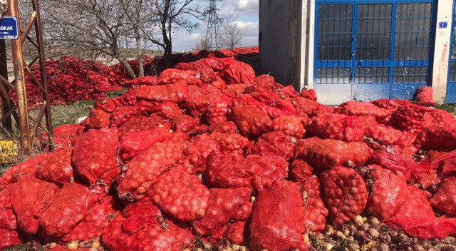 Ticaret Bakanlığı'ndan çöpe atılan sebzelere ilişkin açıklama görseli