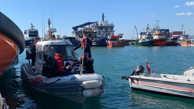 Türk karasularına geri itilen 135 göçmen kurtarıldı görseli